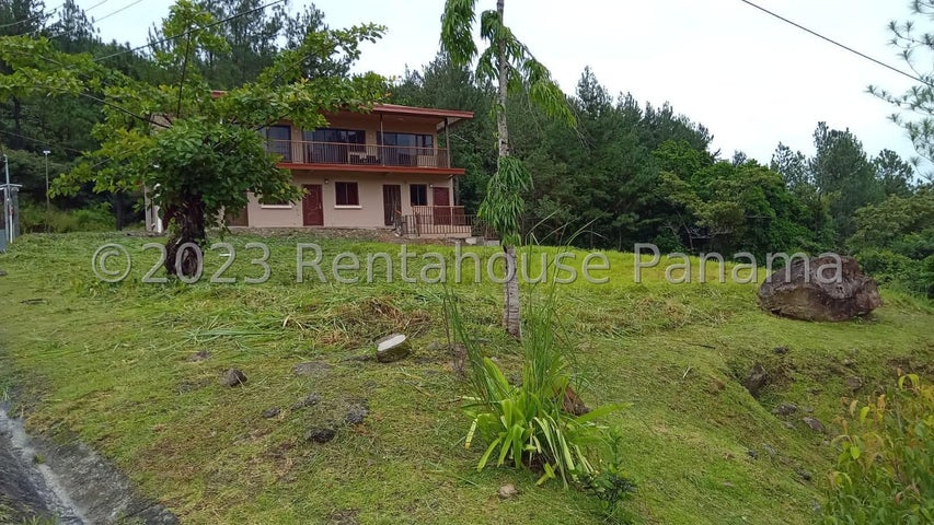 Exclusive Mountain Lot in Chame